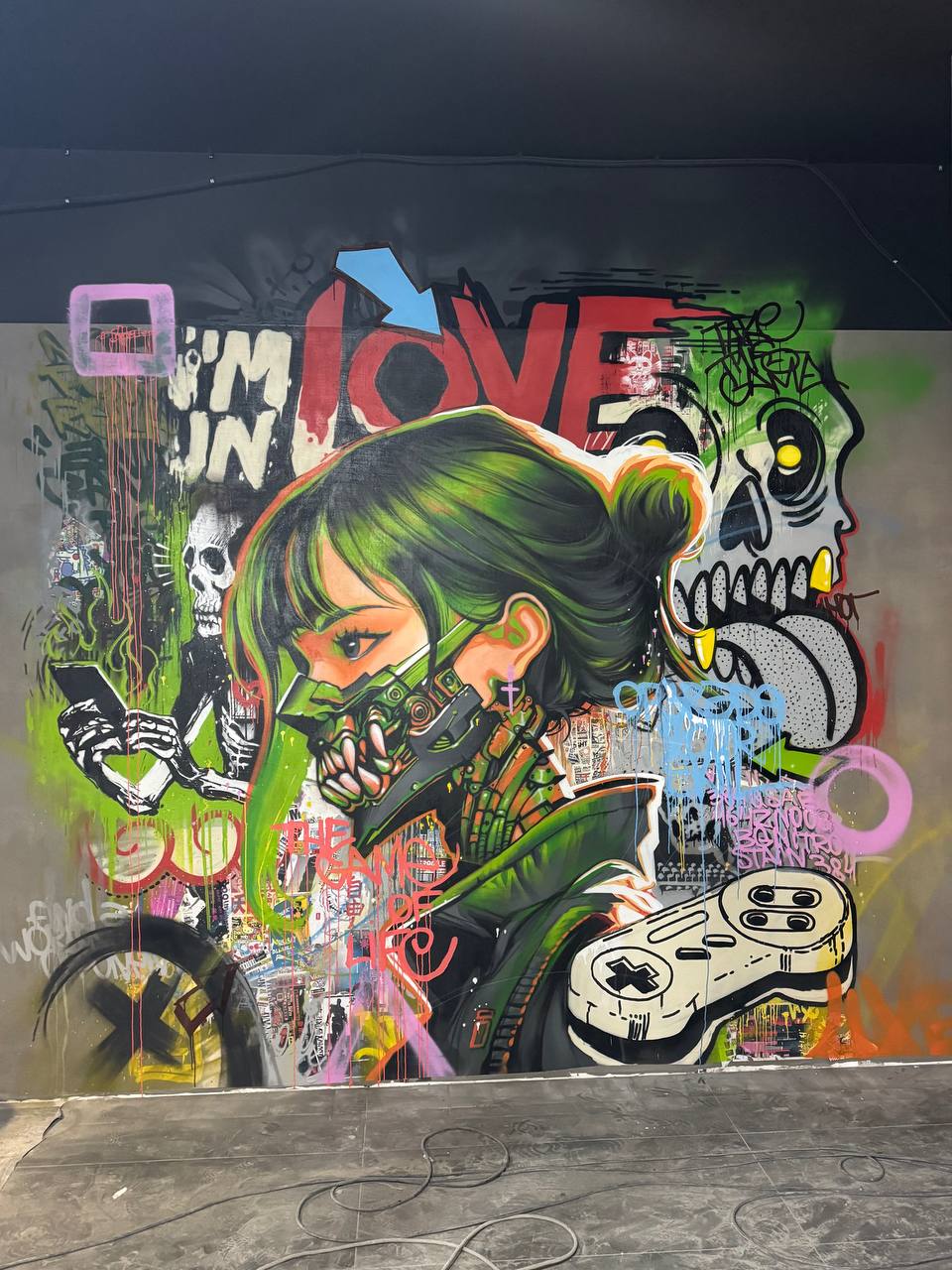 Фасад кафе Урбан, аэрозольные краски